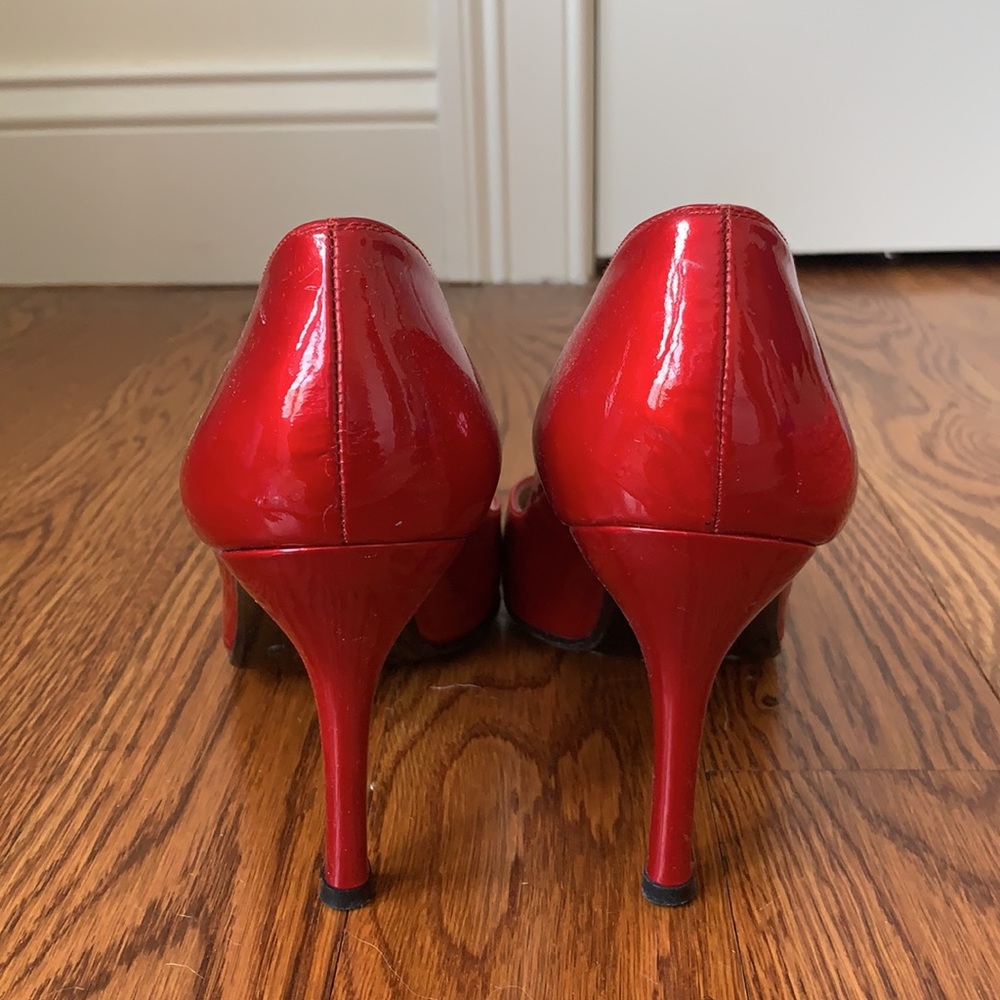 stuart weitzman red patent leather pumps